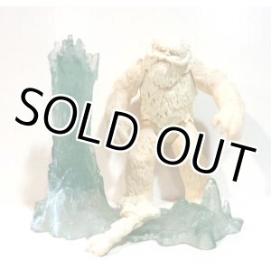 画像: SAGA Ultra Figure Wampa with Hoth Cave Prototype (Test Shot)